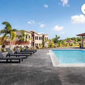 Luxurious Royale- 5 Min Drive To Holiday home Ocho Rios
